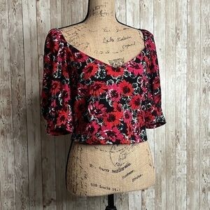 3/$15 ☮️ Divided H&M Floral 3/4 Sleeved Peplum Crop Top